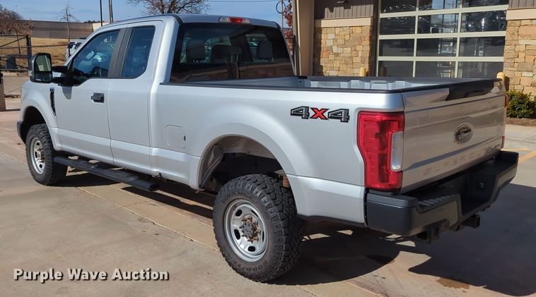 image for item DN3808 2017 Ford F250 Super Duty XL SuperCab pickup truck