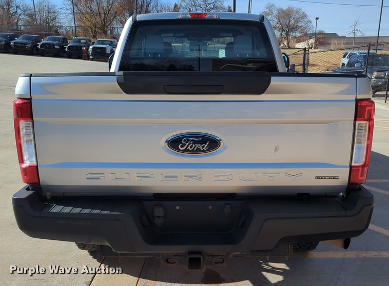 image for item DN3808 2017 Ford F250 Super Duty XL SuperCab pickup truck