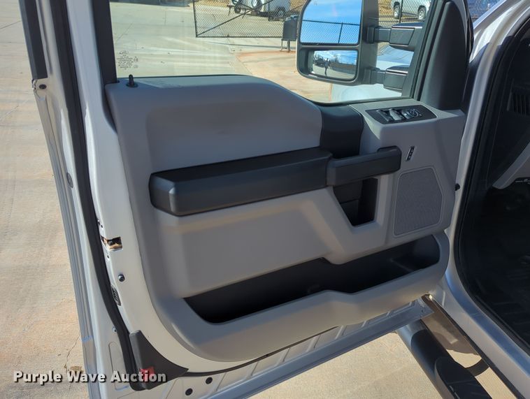 image for item DN3808 2017 Ford F250 Super Duty XL SuperCab pickup truck