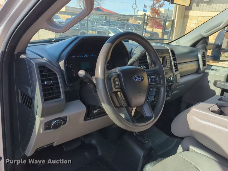 image for item DN3808 2017 Ford F250 Super Duty XL SuperCab pickup truck