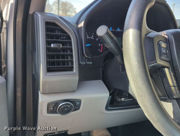 image for item DN3808 2017 Ford F250 Super Duty XL SuperCab pickup truck