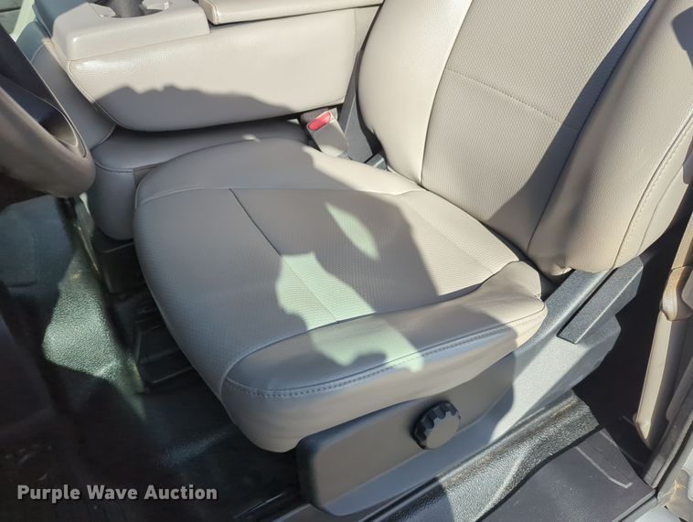 image for item DN3808 2017 Ford F250 Super Duty XL SuperCab pickup truck