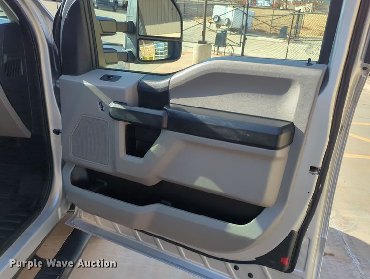 image for item DN3808 2017 Ford F250 Super Duty XL SuperCab pickup truck