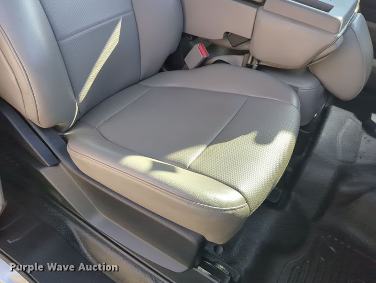 image for item DN3808 2017 Ford F250 Super Duty XL SuperCab pickup truck