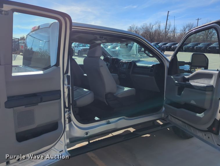 image for item DN3808 2017 Ford F250 Super Duty XL SuperCab pickup truck