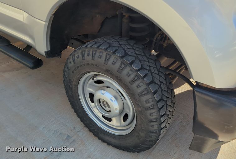 image for item DN3808 2017 Ford F250 Super Duty XL SuperCab pickup truck