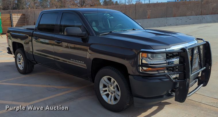 image for item DN3812 2016 Chevrolet Silverado 1500 Crew Cab pickup truck