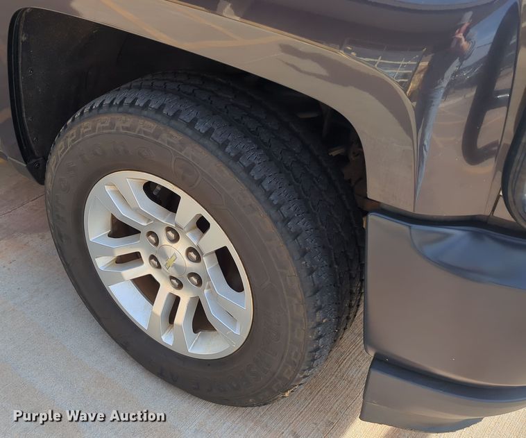 image for item DN3812 2016 Chevrolet Silverado 1500 Crew Cab pickup truck