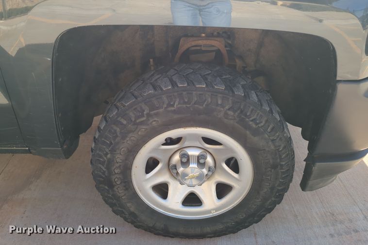 image for item DN3813 2018 Chevrolet Silverado 1500 Double Cab pickup truck