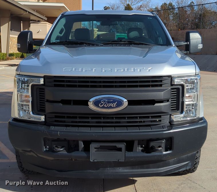 image for item DN3818 2017 Ford F250 Super Duty XL pickup truck