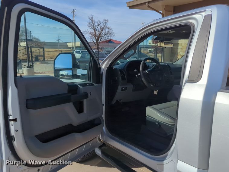 image for item DN3818 2017 Ford F250 Super Duty XL pickup truck