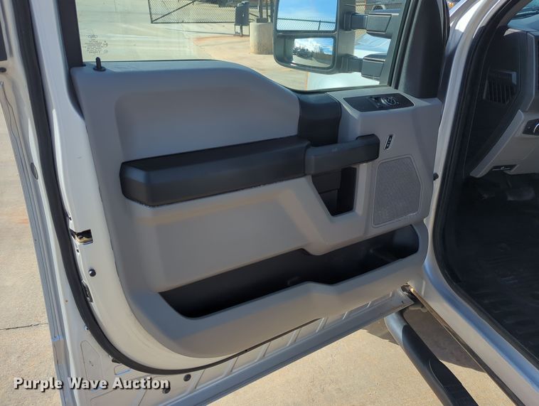 image for item DN3818 2017 Ford F250 Super Duty XL pickup truck