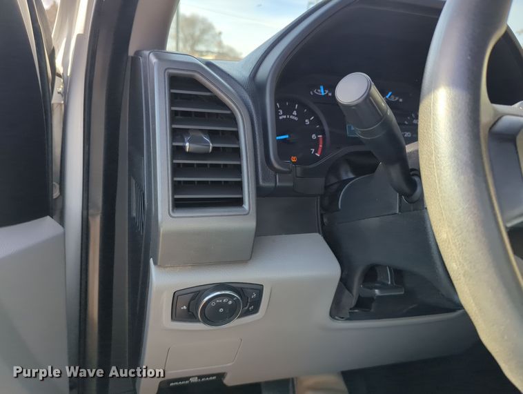 image for item DN3818 2017 Ford F250 Super Duty XL pickup truck