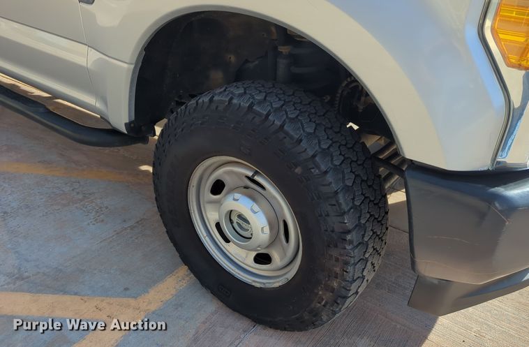 image for item DN3818 2017 Ford F250 Super Duty XL pickup truck