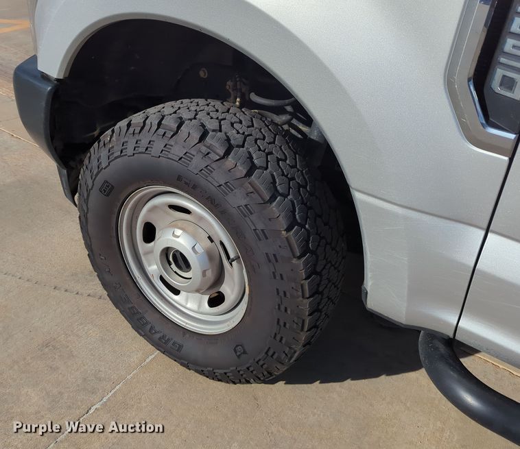 image for item DN3818 2017 Ford F250 Super Duty XL pickup truck