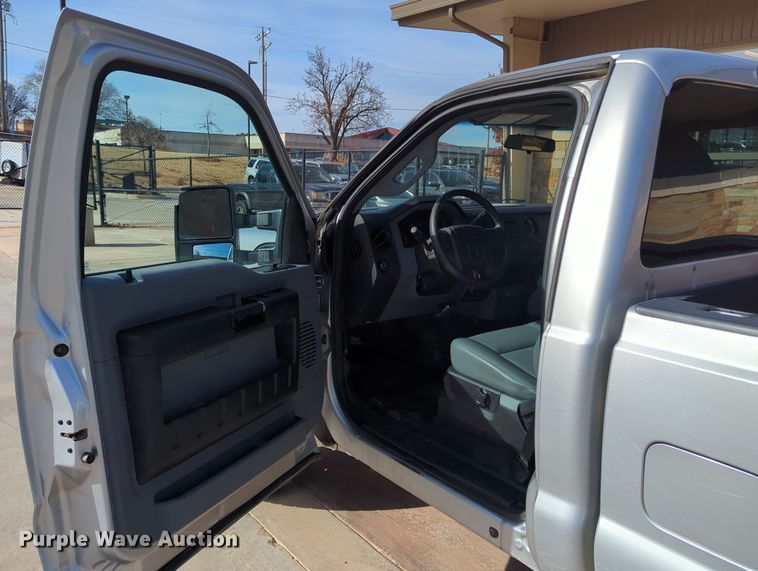 image for item DN3820 2013 Ford F250 Super Duty XL pickup truck