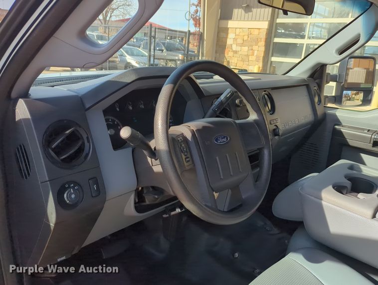 image for item DN3820 2013 Ford F250 Super Duty XL pickup truck