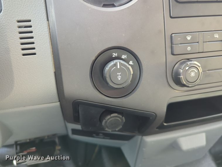 image for item DN3820 2013 Ford F250 Super Duty XL pickup truck