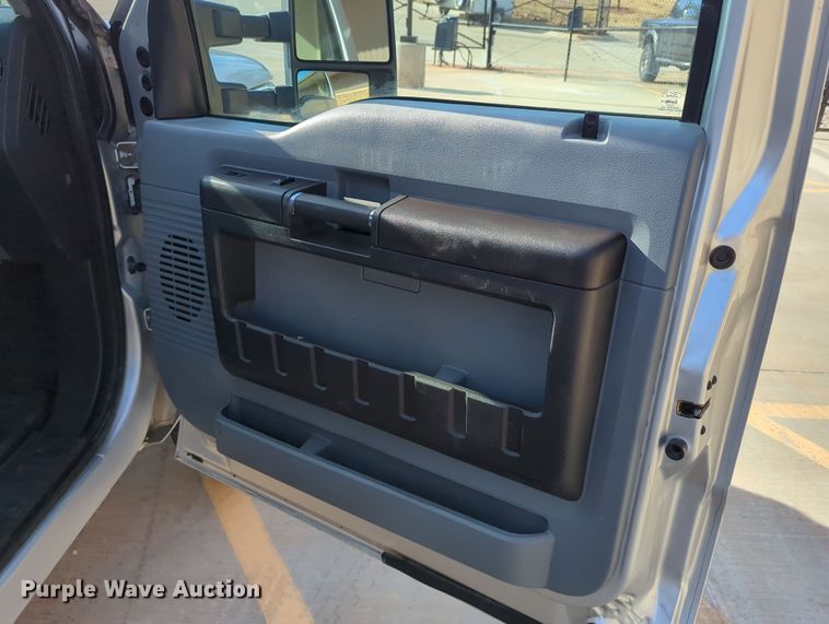 image for item DN3820 2013 Ford F250 Super Duty XL pickup truck