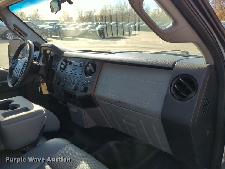 image for item DN3820 2013 Ford F250 Super Duty XL pickup truck