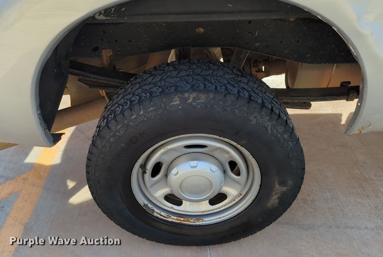 image for item DN3820 2013 Ford F250 Super Duty XL pickup truck