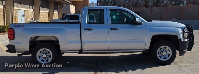 image for item DR6882 2016 Chevrolet Silverado  1500  Double Cab pickup truck