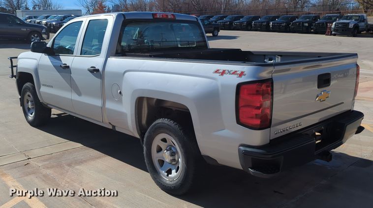 image for item DR6882 2016 Chevrolet Silverado  1500  Double Cab pickup truck