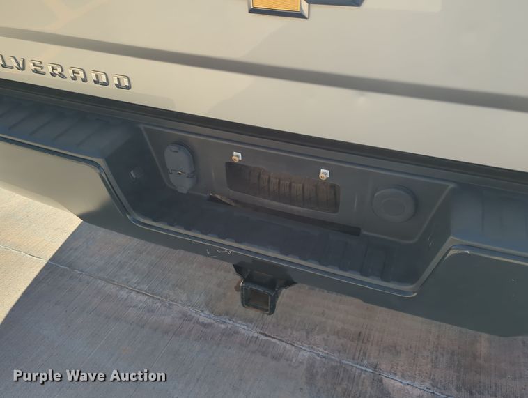 image for item DR6882 2016 Chevrolet Silverado  1500  Double Cab pickup truck