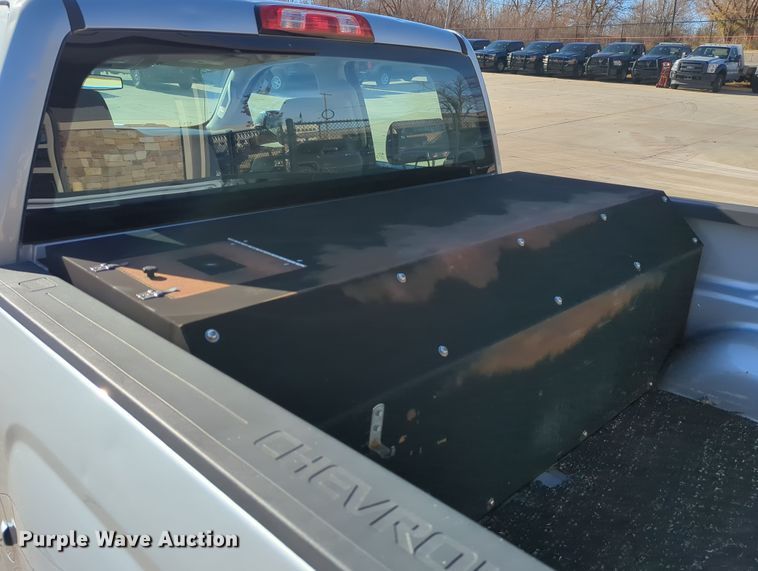 image for item DR6882 2016 Chevrolet Silverado  1500  Double Cab pickup truck