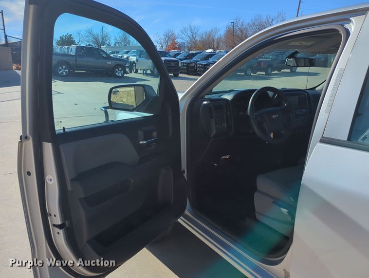 image for item DR6882 2016 Chevrolet Silverado  1500  Double Cab pickup truck