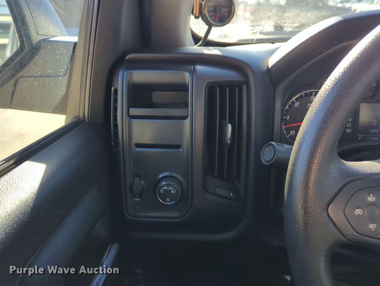 image for item DR6882 2016 Chevrolet Silverado  1500  Double Cab pickup truck