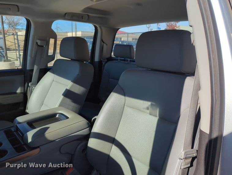 image for item DR6882 2016 Chevrolet Silverado  1500  Double Cab pickup truck