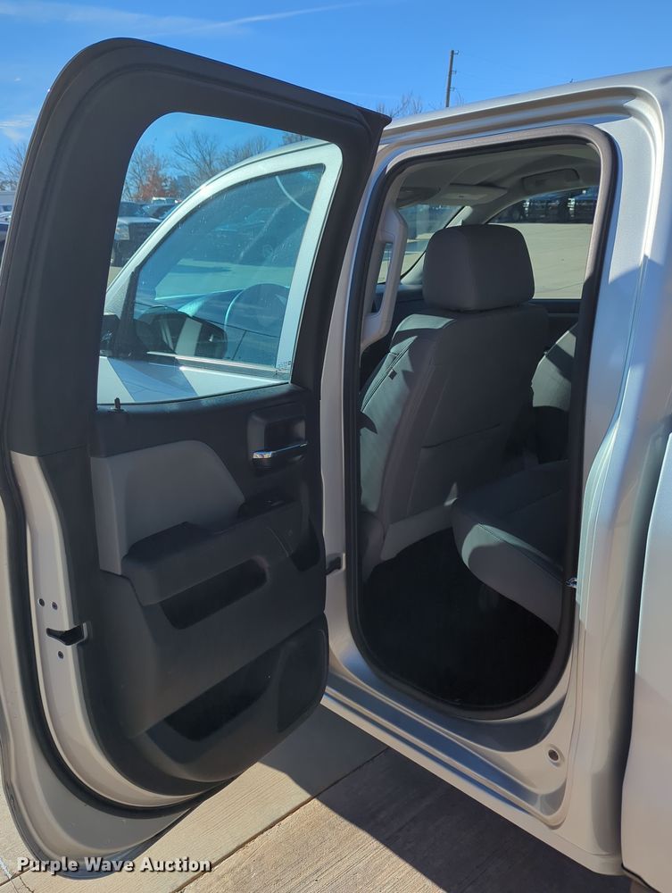 image for item DR6882 2016 Chevrolet Silverado  1500  Double Cab pickup truck