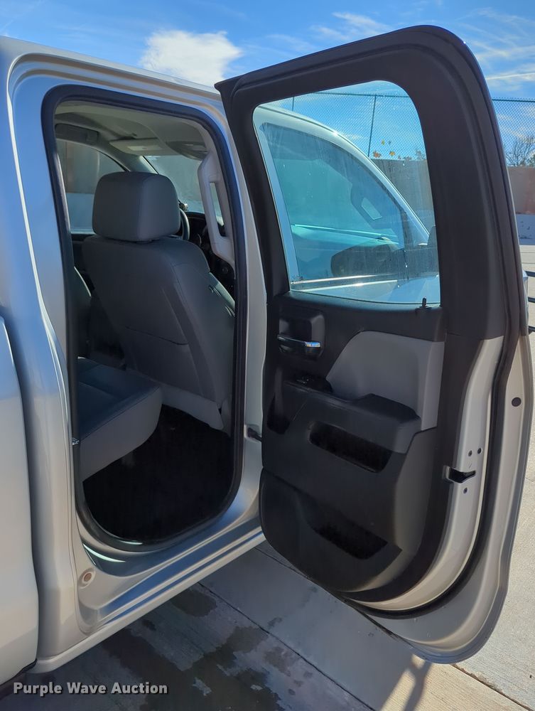 image for item DR6882 2016 Chevrolet Silverado  1500  Double Cab pickup truck