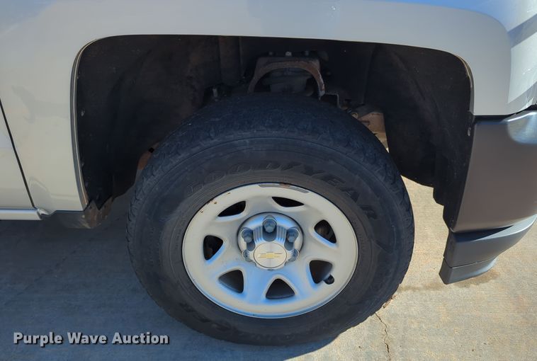 image for item DR6882 2016 Chevrolet Silverado  1500  Double Cab pickup truck