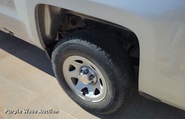 image for item DR6882 2016 Chevrolet Silverado  1500  Double Cab pickup truck