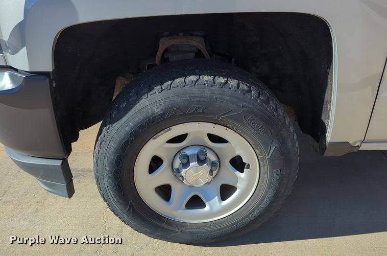 image for item DR6882 2016 Chevrolet Silverado  1500  Double Cab pickup truck