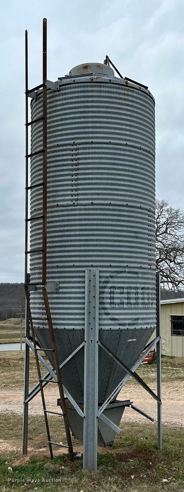 image for item LK9715 Grain bin
