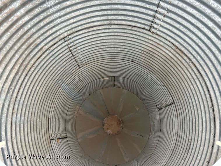 image for item LK9715 Grain bin