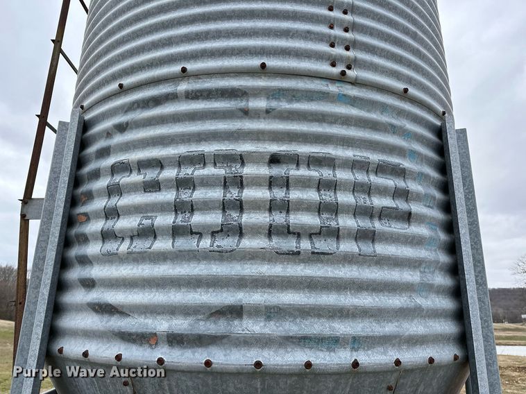 image for item LK9715 Grain bin