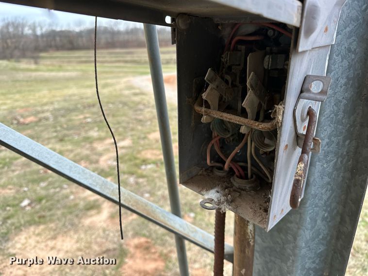 image for item LK9715 Grain bin