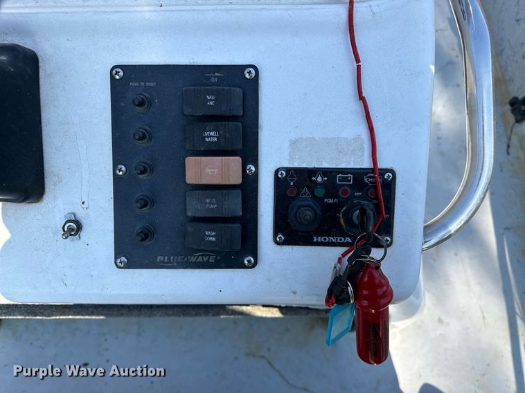 image for item LK9726 2007 Blue Wave  220 Deluxe boat