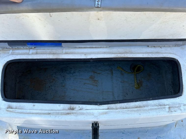 image for item LK9726 2007 Blue Wave  220 Deluxe boat