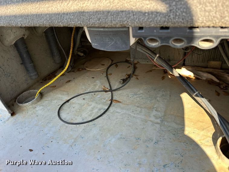 image for item LK9726 2007 Blue Wave  220 Deluxe boat