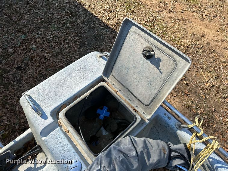 image for item LK9726 2007 Blue Wave  220 Deluxe boat