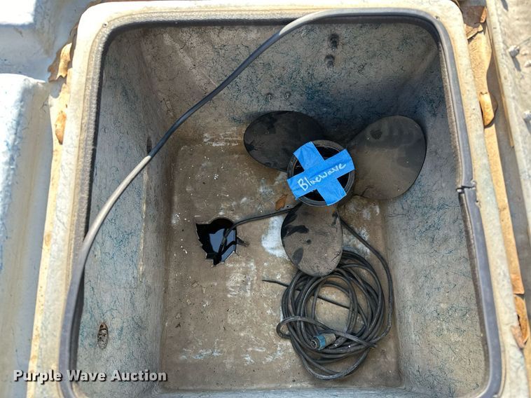 image for item LK9726 2007 Blue Wave  220 Deluxe boat