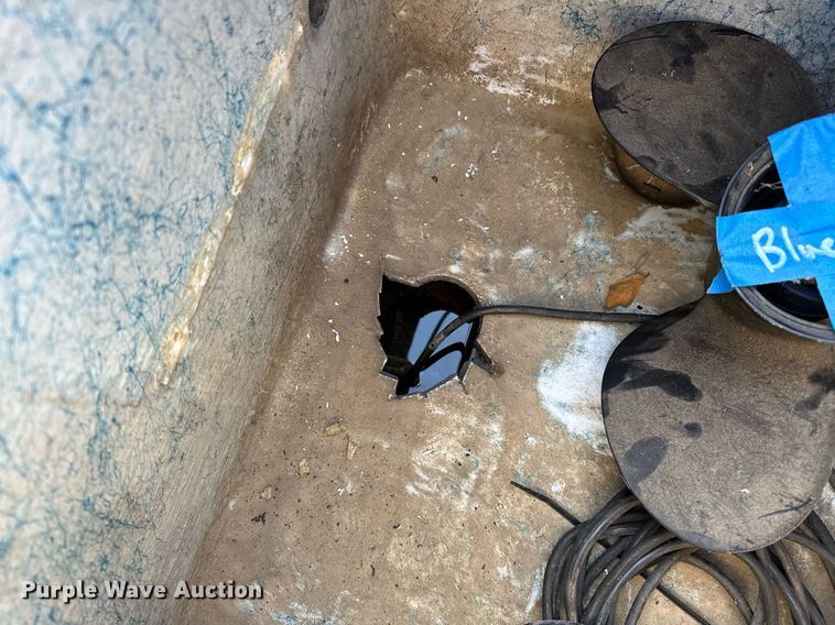 image for item LK9726 2007 Blue Wave  220 Deluxe boat