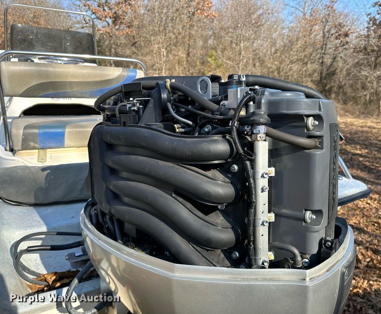 image for item LK9726 2007 Blue Wave  220 Deluxe boat