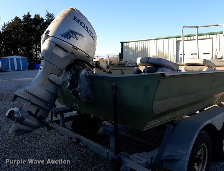 image for item LY9006 1986 Duracraft 1660  boat