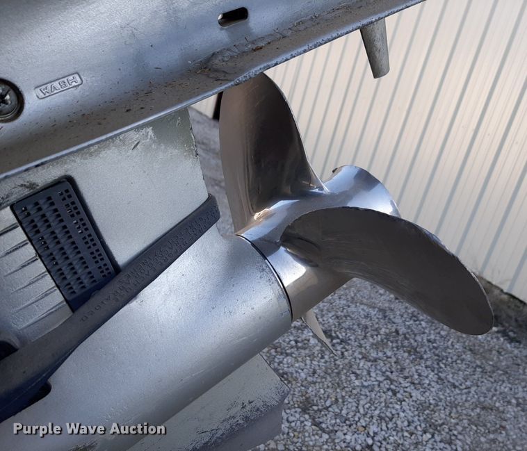 image for item LY9006 1986 Duracraft 1660  boat